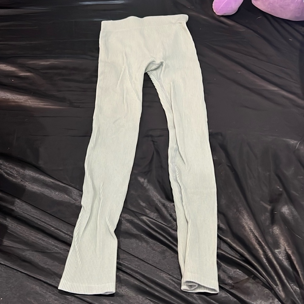 Light green soft leggings